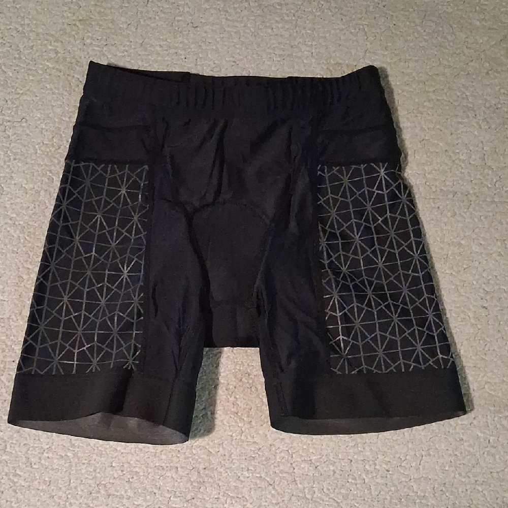 TYR Black Geometric Biker Shorts